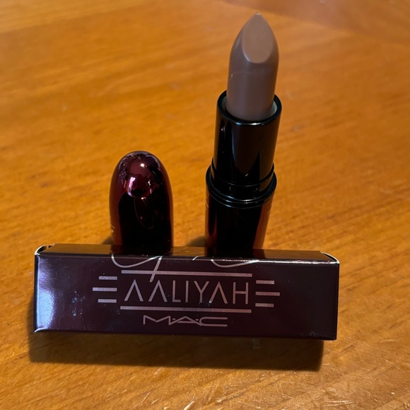 MAC Matte Lipstick AALIYAH Try Again - Picture 4 of 15